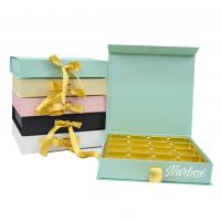 PEMBE 16 BÖLMELİ KURDELALI SERT ÇİKOLATA KUTUSU